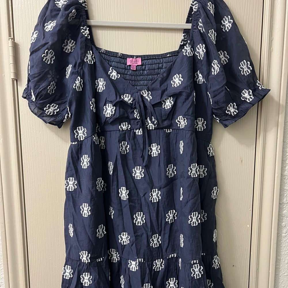 Mi Ami cute dress. Juniors size L but fits womens small. Great condition.